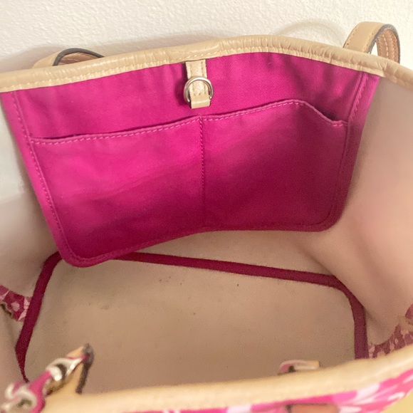 Coach Art Signature Small Tote bag - Picture 7 of 11